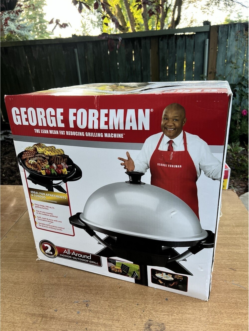 NEW George Foreman Silver 12+ Servings Indoor/Outdoor Electric Grill GGR200RDDS